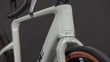 Load image into Gallery viewer, Cube Nuroad Hybrid C:62 Race 400x